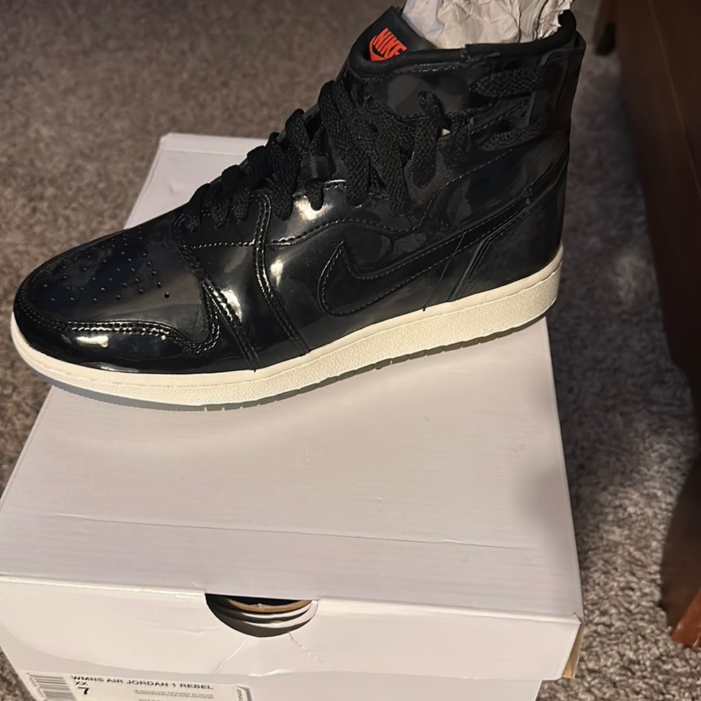 Black patent Jordan rebel